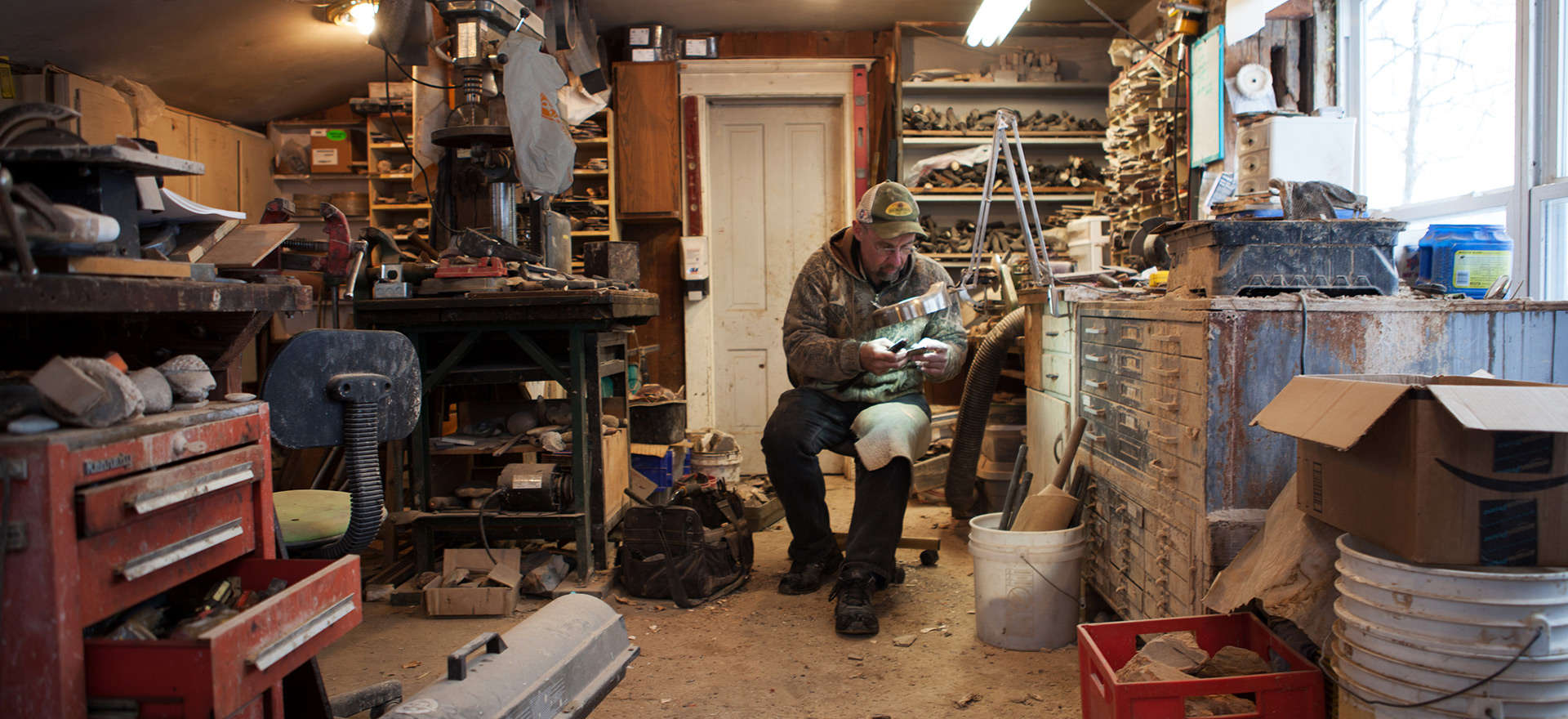 Photo of Expert Flintknapper Mike Cook Doing Flintknapping Lessons in Michigan